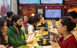Người mua vàng ngày vía Thần Tài giờ lãi 'khủng' thế nào?