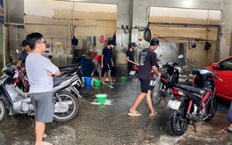 Tiệm rửa xe ở TP.HCM bỏ túi cả chục triệu đồng mỗi ngày giáp Tết