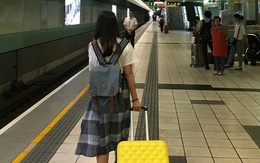 Vượt 1.500km về quê ăn Tết, nữ sinh xách vali quay lại trường ngay hôm sau: "Tôi không thể ở lại nhà thêm một phút nào nữa"