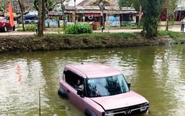 TP. Huế: Xe ô tô điện rơi xuống sông ngày mùng Một Tết