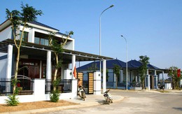 Nhận tiền "trên trời rơi xuống", dân làng xây nhà tiền tỉ