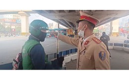 Graber khóc vì phạt nặng: Không thể đi đúng luật, đừng kiếm cơm bằng nghề tài xế