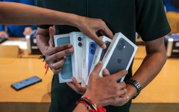 Vị bác sĩ "mê iPhone 16 như điếu đổ" nhưng dù có tiền vẫn không thể mua: Chuyện tưởng đùa mà lại thật