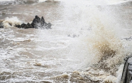 Biển Đông có thể đón 2-3 cơn bão trong tháng 10, Bắc và Trung Bộ hứng mưa lớn