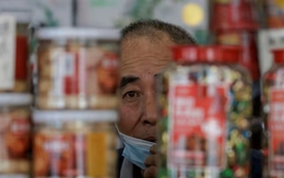 Mua phải mì gói hết hạn trong siêu thị, người đàn ông bức xúc khởi kiện đòi bồi thường 18,5 triệu đồng, tòa tuyên bố: “Anh sẽ không nhận được đồng nào”