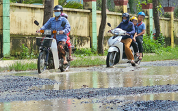 Đường 8 tỷ đồng làm dở dang, người tham gia giao thông gặp khó khăn