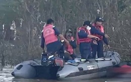 Vụ bố ôm 2 con nhỏ nhảy sông tự tử: Tìm thấy thi thể người bố