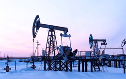 Nghịch lý tại cường quốc năng lượng hàng đầu thế giới: Hàng trăm nghìn thùng dầu biến mất mỗi ngày, gấp rút ra lệnh hạn chế xuất khẩu, hàng loạt nước châu Á lao đao