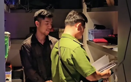 Ca sĩ Lương Bằng Quang bối rối khi mở két sắt của Ngân 98