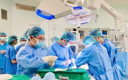 Ghép gan không cùng nhóm máu thành công cho bệnh nhân 17 tuổi
