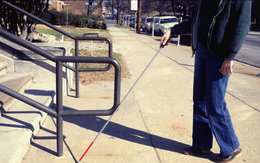 Giả vờ mù suốt 50 năm để trục lợi tiền an sinh