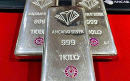 Giá bạc giảm mạnh, người dân "vét" cháy hàng