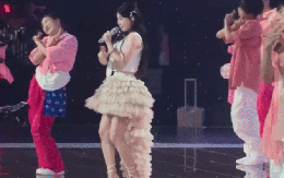 Nữ idol “ngậm thìa vàng” ê chề bán được 0 album, hát live 1 lần gây sốt cả nước