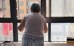 Một kiểu "BẤT HIẾU" mới âm thầm xuất hiện - Con cái coi cha mẹ như bảo mẫu miễn phí, cha mẹ thì cười: "Chuyện nên làm mà..."