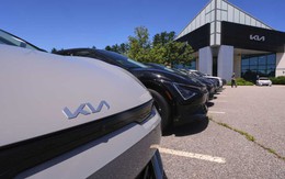 Mỹ chấm dứt trợ cấp xe điện từ hôm nay, người dân đổ xô đi mua trước "giờ G"