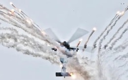 Đối thủ của Black Hawk phô trương năng lực tác chiến