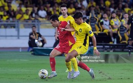 Báo Trung Quốc ủng hộ tuyển Việt Nam, yêu cầu FIFA phạt nặng Malaysia: “Đó là gian lận trắng trợn”