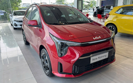 Kia Morning 'tứ bề thọ địch'