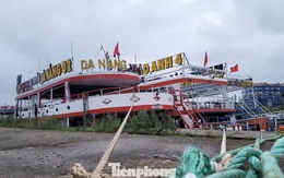 Nước sông Hàn dâng cao, du thuyền tiền tỷ kéo nhau đi 'núp' bão sớm