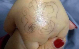 Con gái mừng rỡ khi được "giáo viên" vẽ ký hiệu lạ trên tay, nhưng vừa nhìn thấy bà mẹ lập tức báo cảnh sát