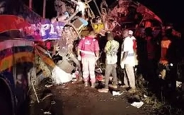 Tai nạn ô tô đặc biệt nghiêm trọng, 63 người thiệt mạng