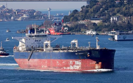 Mỹ vừa tung đòn trừng phạt nghiêm khắc lên dầu Nga: Một nửa sản lượng xuất khẩu bị đe dọa, Trung Quốc, Ấn Độ ‘ngồi trên đống lửa’