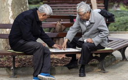 Bác họ lương hưu 30 triệu đồng, cha tôi chỉ có 5 triệu đồng: Người sống hạnh phúc hơn không phải ai cũng ngờ tới