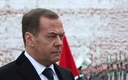 Mỹ áp lệnh trừng phạt Nga, ông Dmitry Medvedev lên tiếng