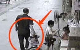 Bị kẻ buôn người kéo đi, đứa bé hoảng hốt nói 2 từ, ai ngờ thoát ngoạn mục!