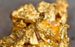 Vì sao có kim cương nhân tạo mà không sản xuất vàng nhân tạo?