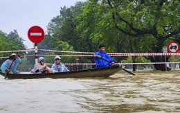 Chuyên gia lý giải nguyên nhân đợt mưa đặc biệt lớn kéo dài gây lũ đặc biệt lớn trên các sông ở Huế, Đà Nẵng