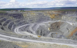 Khoan sâu 300 mét, phát hiện 20 triệu tấn 'vàng của thế kỷ 21' sau 4 năm khảo sát: Nền kinh tế 19 nghìn tỷ USD vốn phụ thuộc vào Trung Quốc lập tức ngỏ ý muốn khai thác