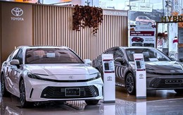 Loạt xe hybrid chạy đua giảm giá dịp cuối năm