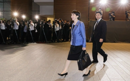 Mẫu túi xách của Thủ tướng Nhật Bản trở thành hiện tượng mạng