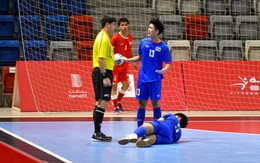 Cầu thủ Thái Lan phải ngồi xe lăn, HLV “nói cứng” sau thảm bại 1-9 và mất vé Olympic