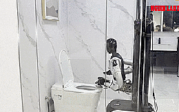 Robot Trung Quốc khiến thế giới sững sờ: Từ cọ bồn cầu đến chơi đàn piano như nghệ sĩ