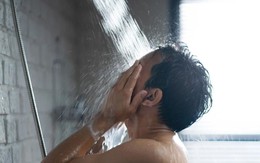 Kiểu tắm khiến nam thanh niên méo miệng, liệt mặt: Bác sĩ cảnh báo