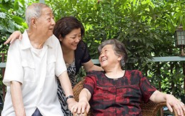 Không phải bệnh tật! Cha mẹ U50 tuổi vẫn bám víu vào 3 việc này, nhà cửa sẽ ngày càng trống vắng, hiu quạnh