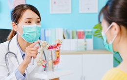 20-30 tuổi đã mắc ung thư đại trực tràng: Bác sĩ Bệnh viện Bạch Mai chỉ ra 'thủ phạm' đang châm 'mồi lửa'