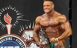 Nam thần thể hình đột quỵ qua đời do cú sốc mất mèo cưng