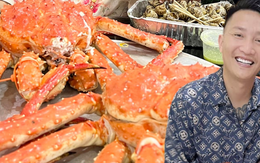 Bữa ăn của Huấn Hoa Hồng