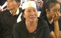 Mẹ Chủ tịch xã ở Đắk Lắk bị ô tô tông chết nghẹn ngào trong tang lễ con trai