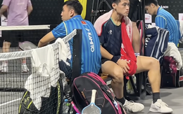 Drama pickleball khép lại: Khoảnh khắc Lý Hoàng Nam trò chuyện thoải mái với Trương Vinh Hiển gây sốt