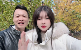 "Bạn gái kém 26 tuổi của Tôn Bằng" là ai mà đang tái hiện cuộc sống trên ngôi nhà di động như Hằng Du Mục?