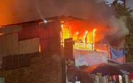Cháy nhà dưới trời mưa lớn