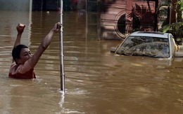 Người dân Thái Nguyên gồng mình dọn lại cuộc sống giữa bùn đất và nước ngập