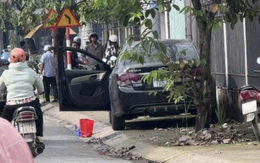 Phát hiện thi thể cô gái phân huỷ trong xe hơi ở TP HCM