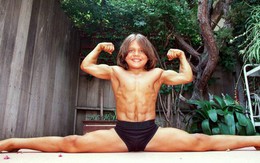 Cậu bé 8 tuổi đã là quái vật thể hình cơ bắp cuồn cuộn, bụng 6 múi sầu riêng, nhìn 20 năm sau mới choáng