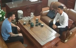 Sao Ronaldo và Messi lại xuất hiện trong căn phòng tai tiếng nhất MXH lúc này?