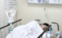 Số người ngộ độc sau ăn bánh mì ở TP.HCM tăng gần 300 ca: Phải làm gì khi có dấu hiệu ngộ độc thực phẩm?